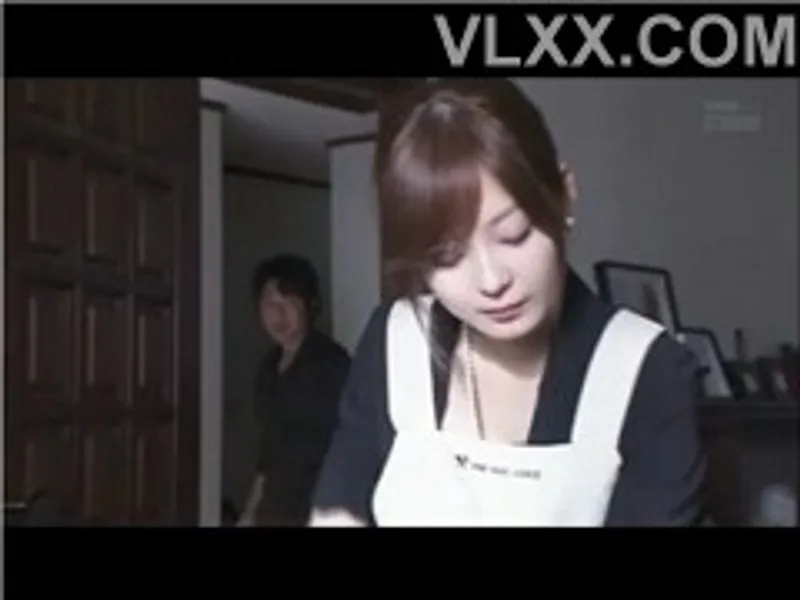 Anh xã đi công chuyện, cô vợ ở nhà bị anh rể cưỡng hiếp